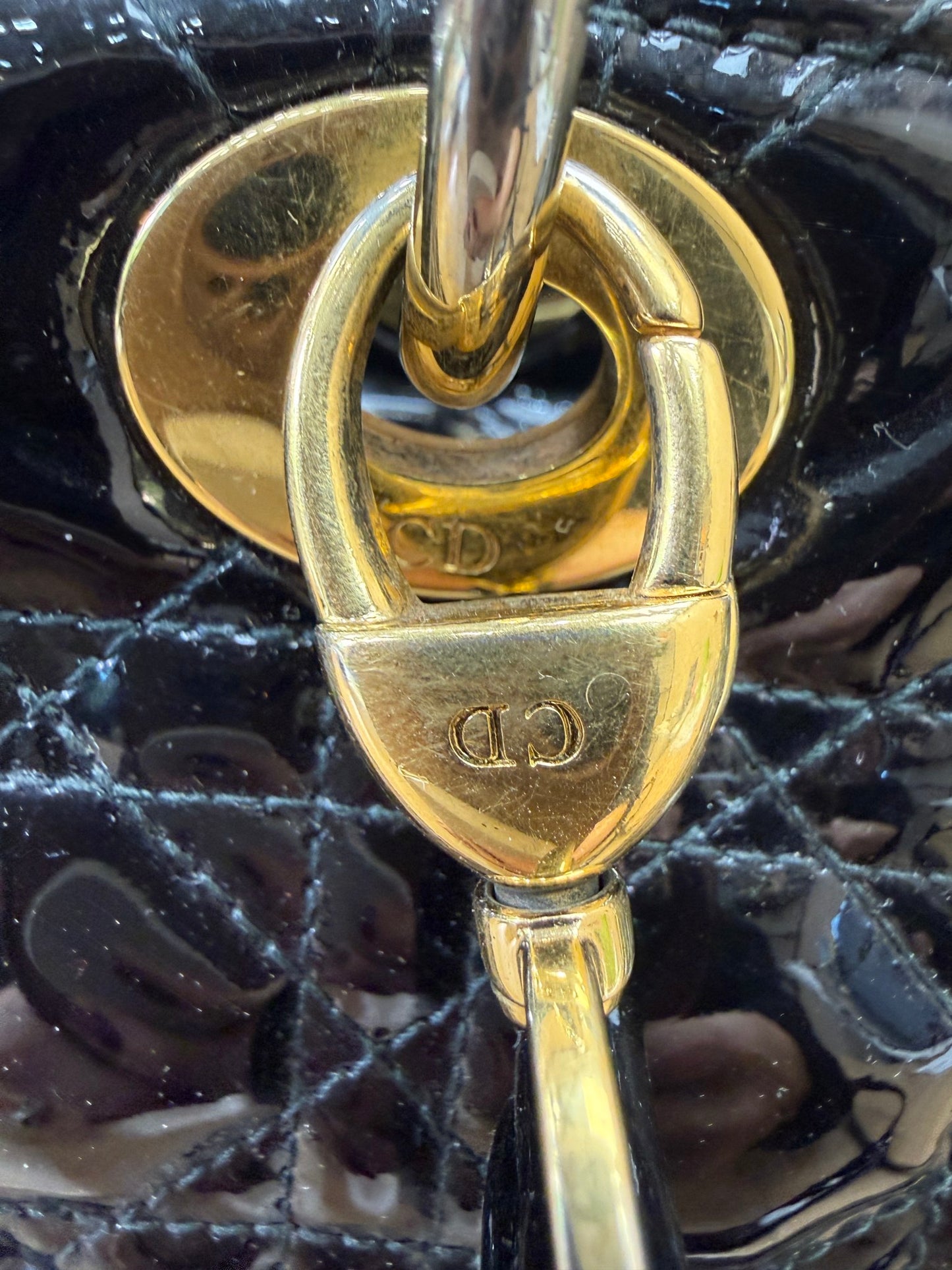 https://res.cloudinary.com/dyql5hig8/image/upload/v1758040514/yv9rhhixdg3uztu6uont.jpg