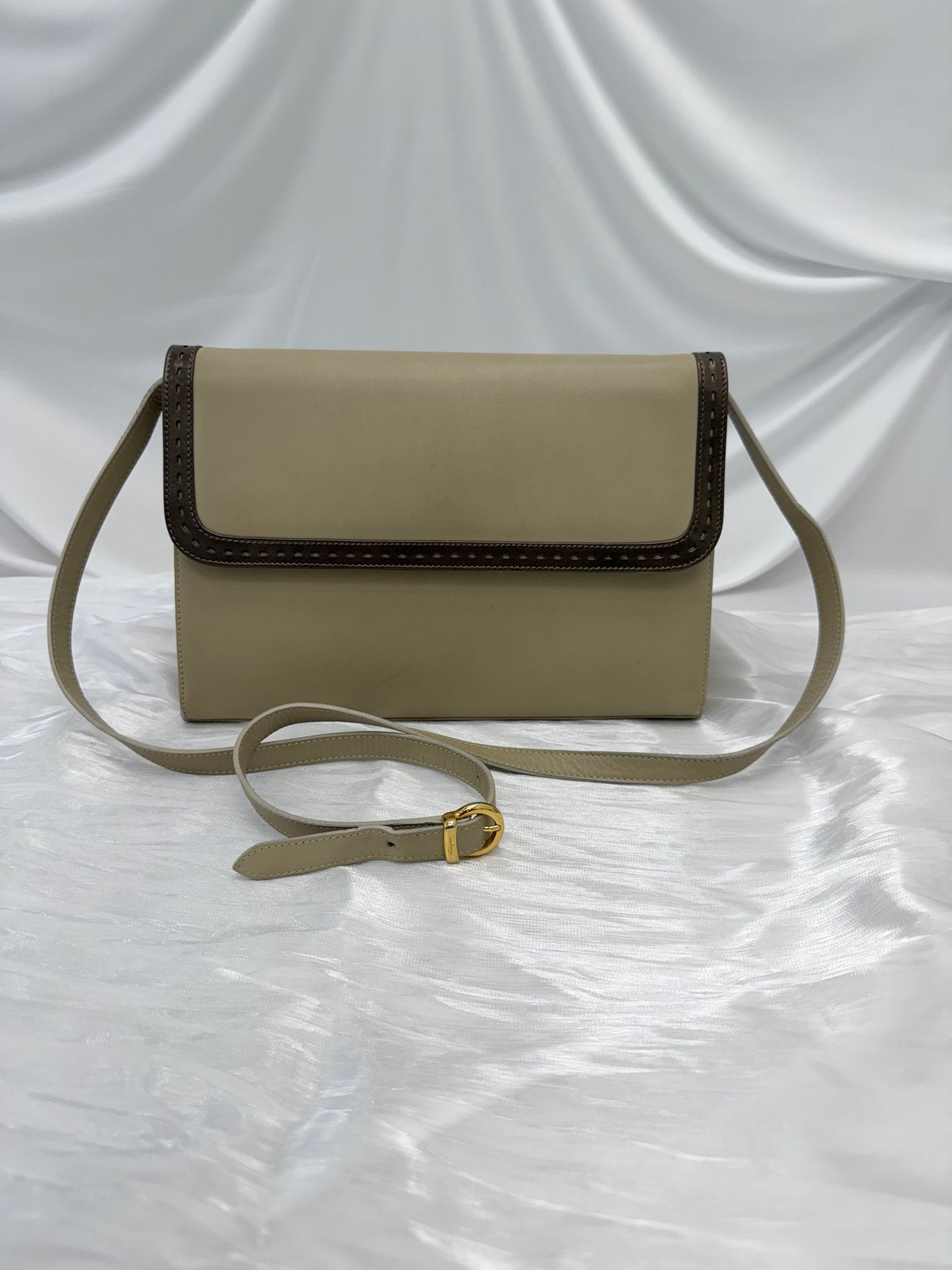 Salvatore Ferragamo Vintage Tan Leather Shoulder Bag