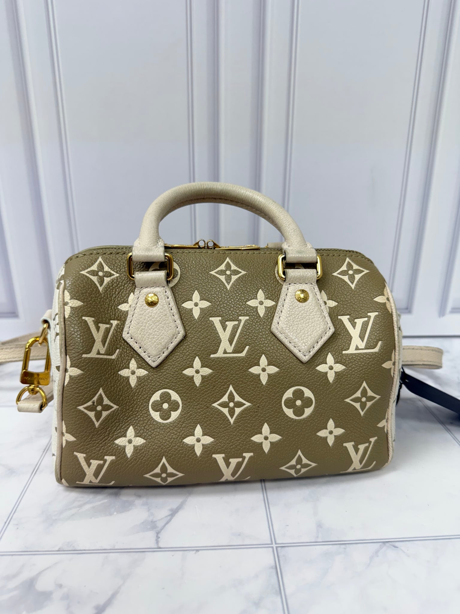 Louis Vuitton Green And Cream Empreinte Leather Speedy Bandouliere 20 