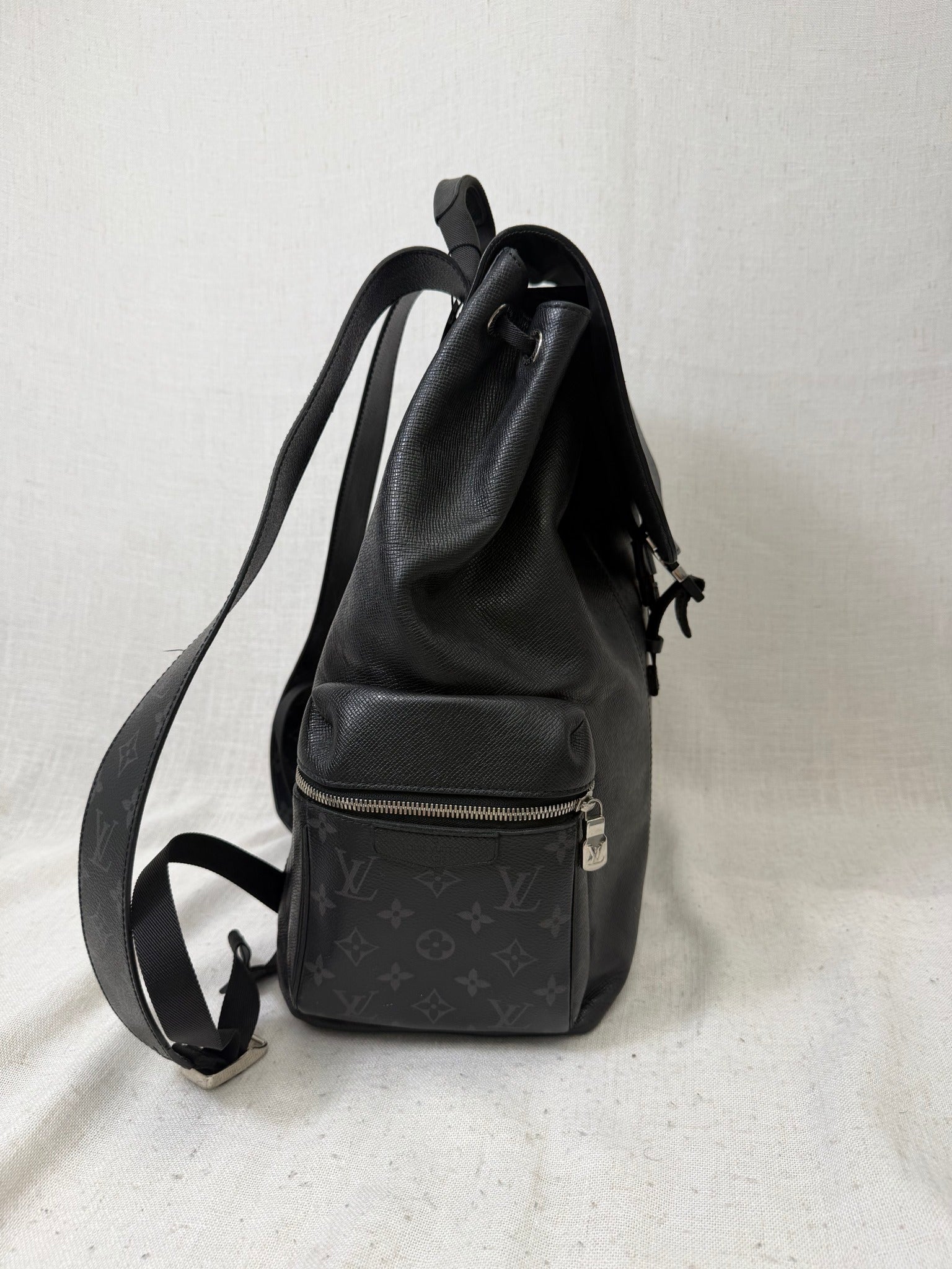 Louis Vuitton Black Taiga Leather Taigarama Backpack