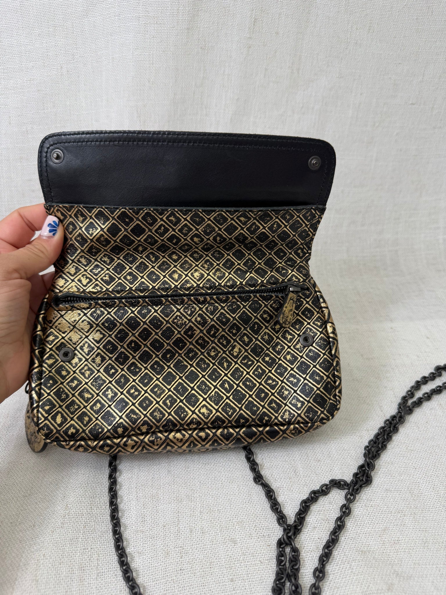 Bottega Veneta Black And Gold Leather Chain Shoulder Bag 