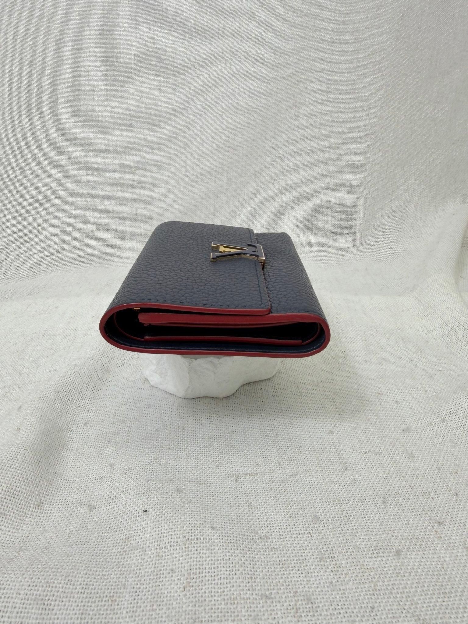 Louis Vuitton Navy Taurillon Leather Capucines Wallet