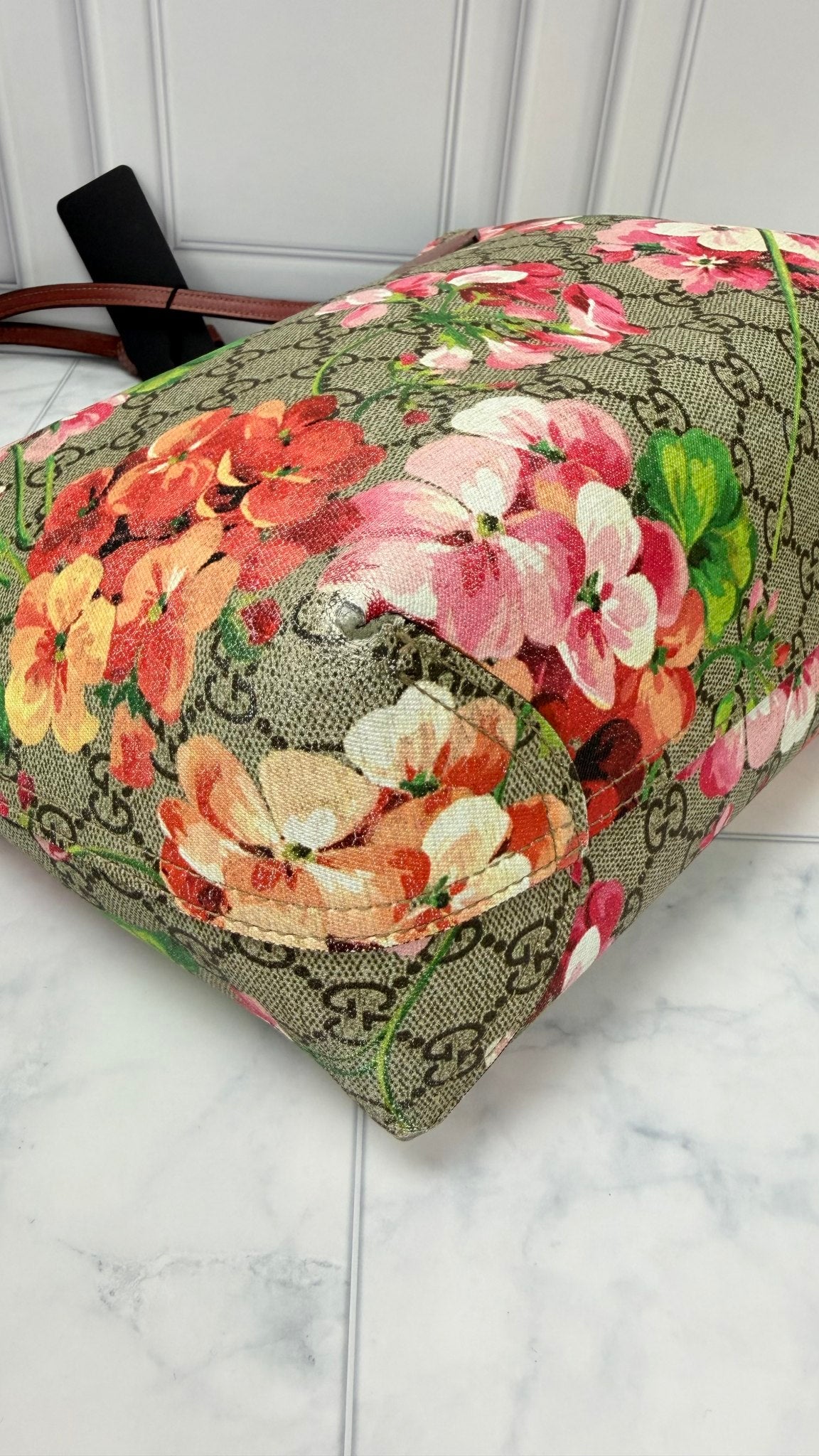 Gucci GG Supreme Bloom Small Reversible Tote Bag 
