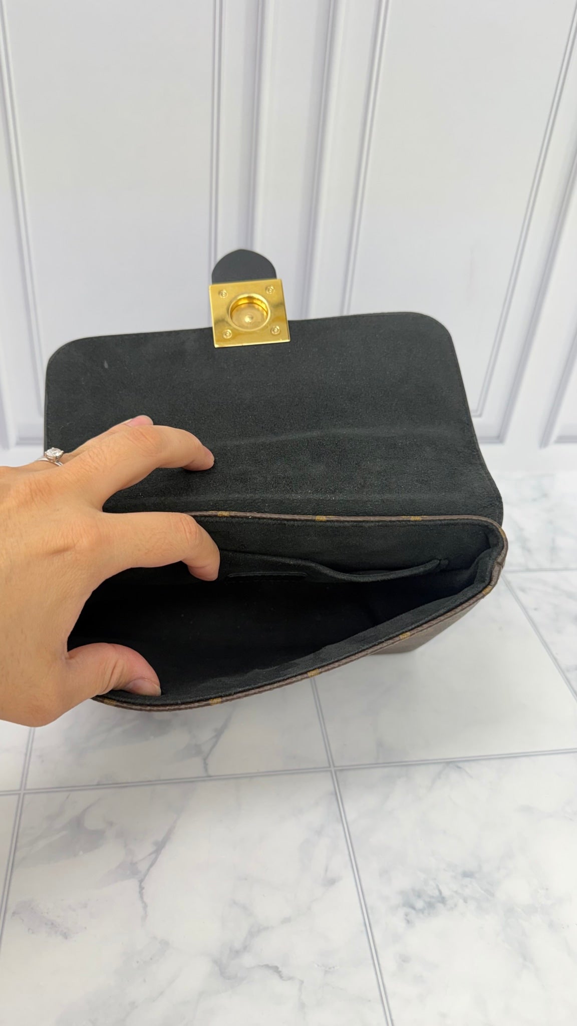 Louis Vuitton Monogram Locky BB 2Way Handbag 