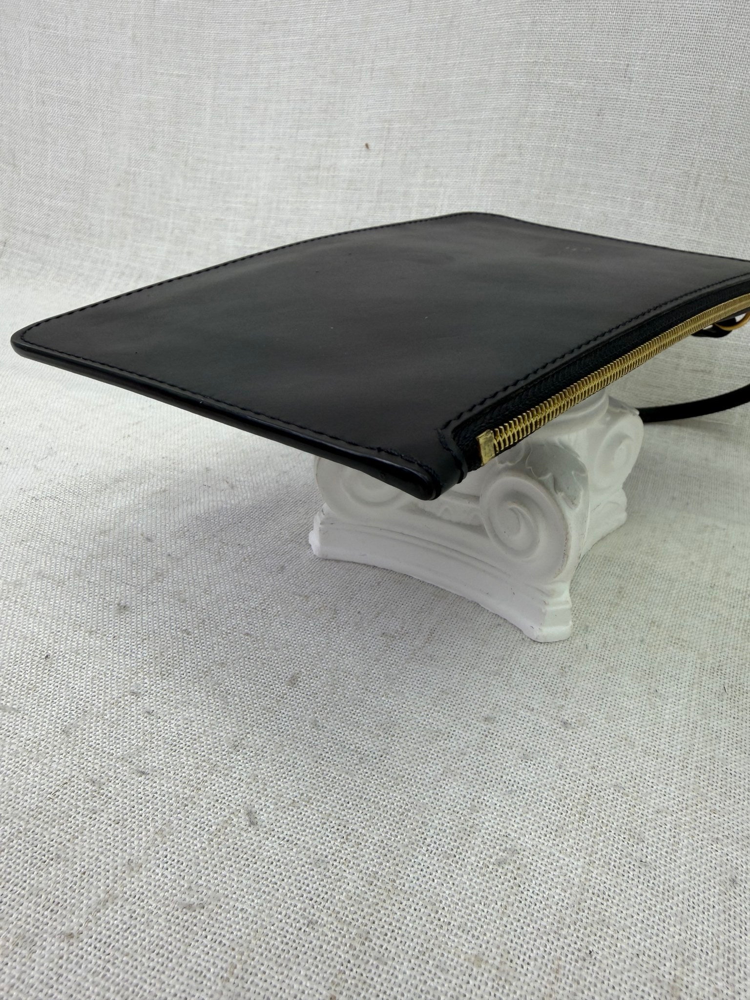 Louis Vuitton Black Leather Neverfull Pouch