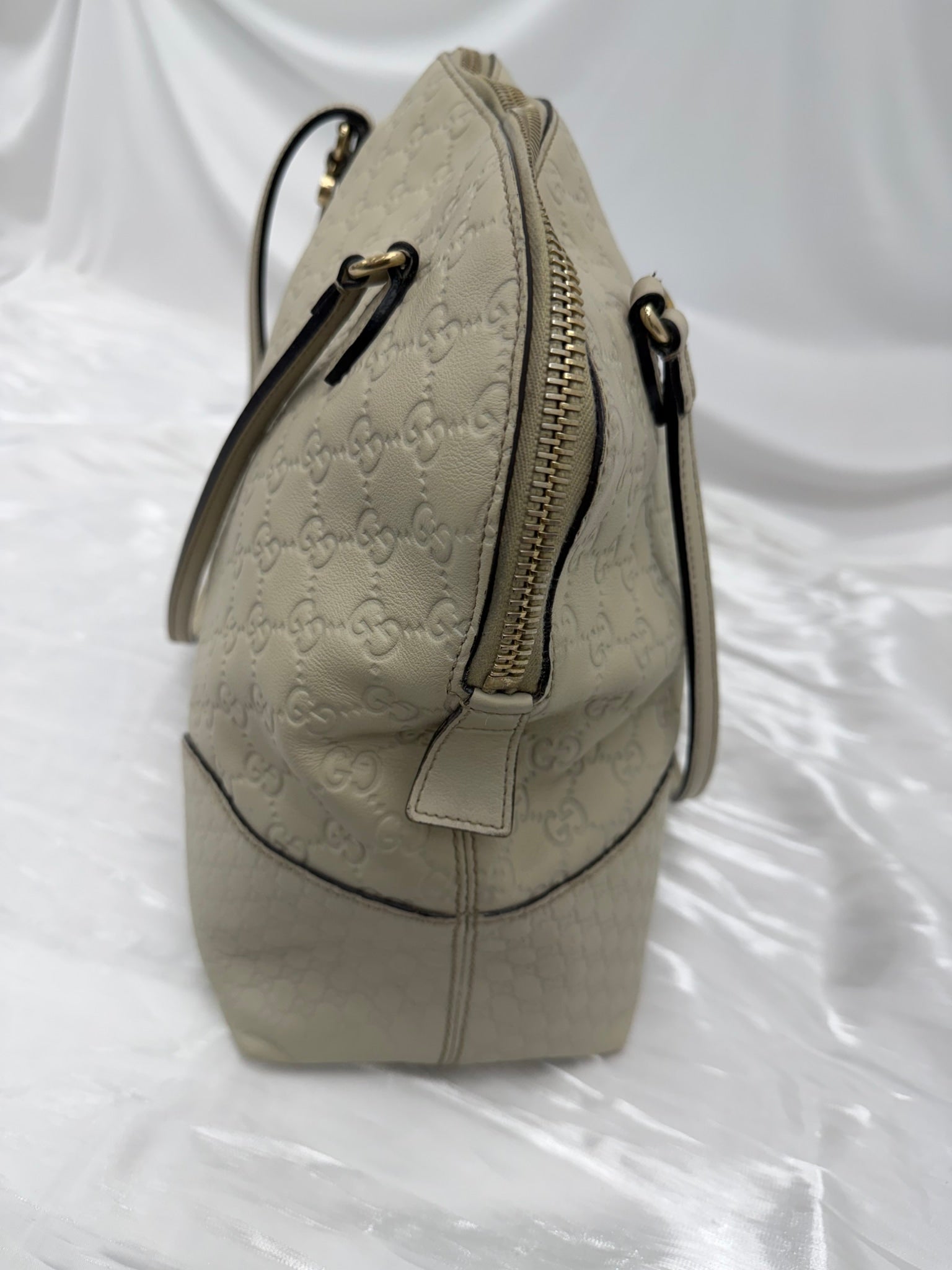 Gucci Ivory Guccissima Interlocking G Dome Tote