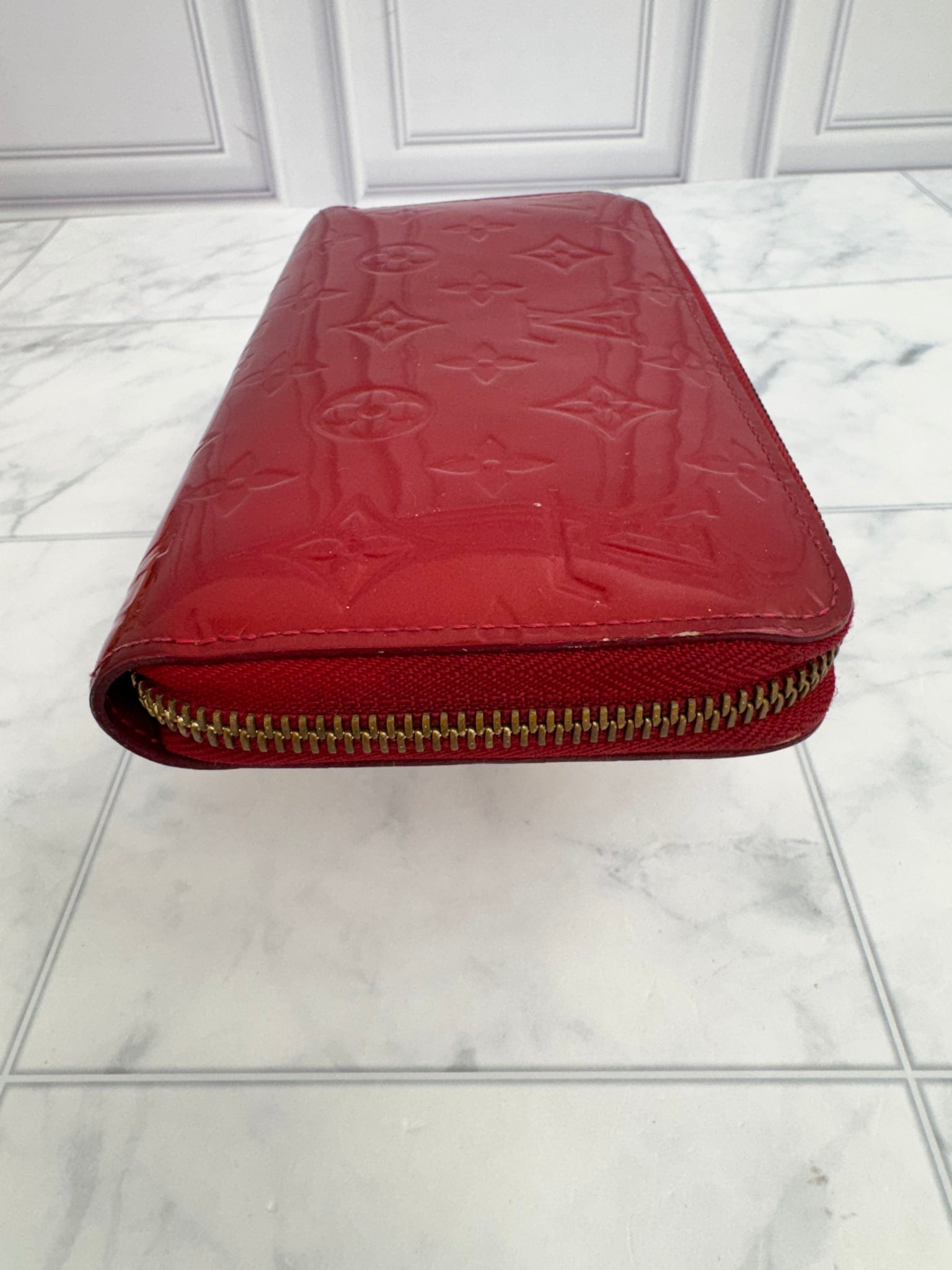 Louis Vuitton Red Vernis Monogram Zippy Wallet