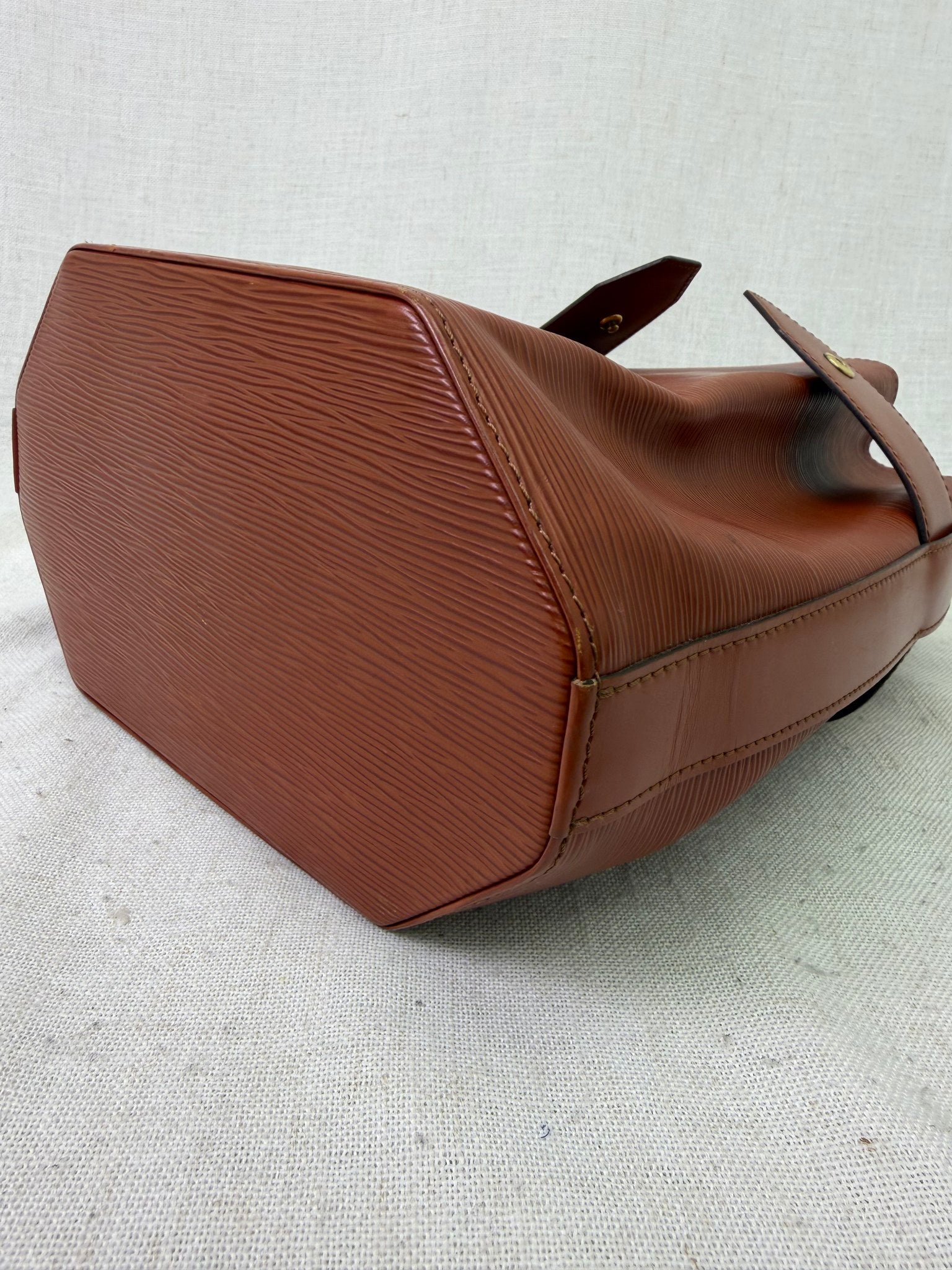 Louis Vuitton Brown Epi Leather Sac d'Epaule GM Bag