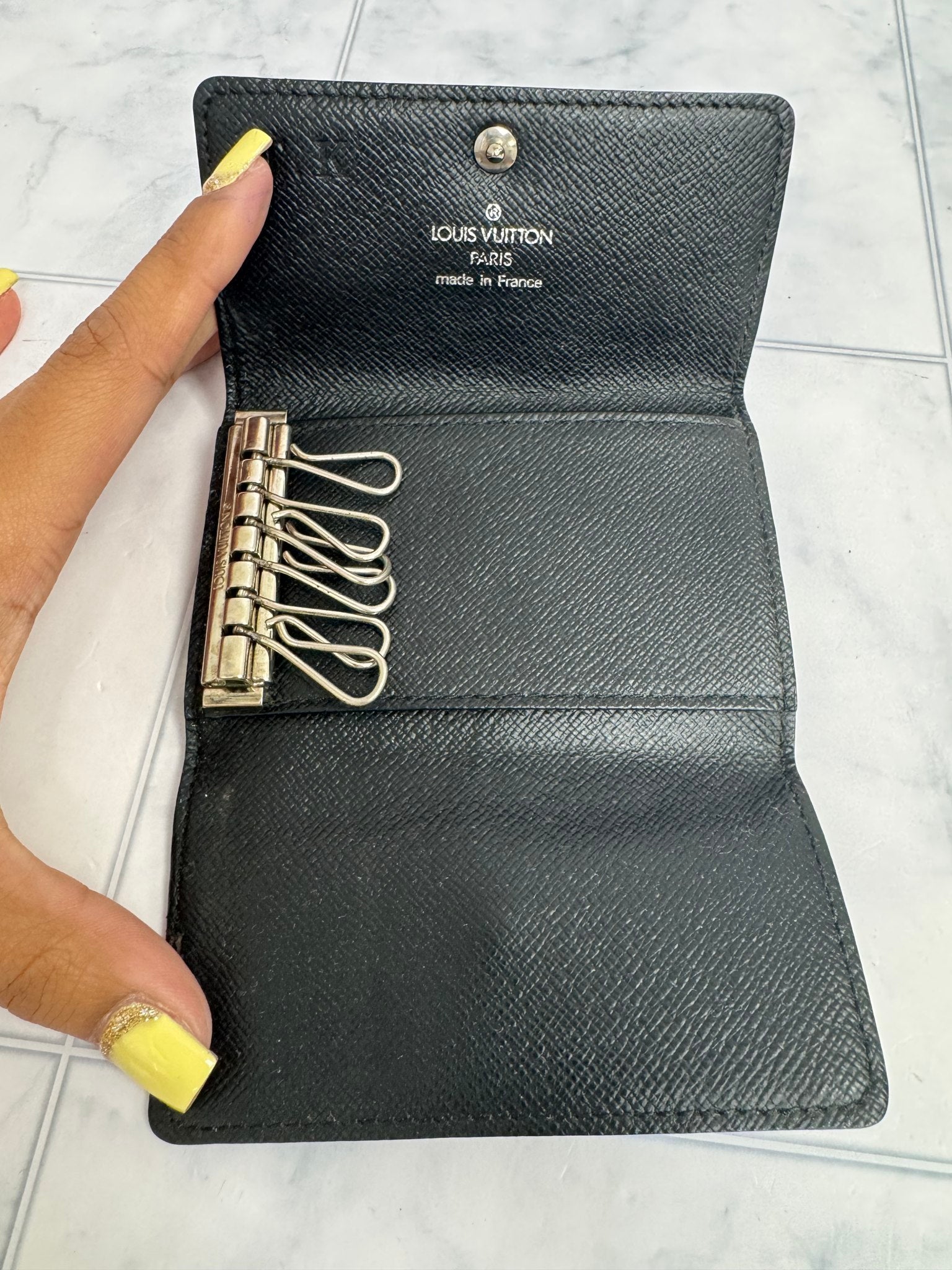 Louis Vuitton Damier Graphite 6 Ring Key Case