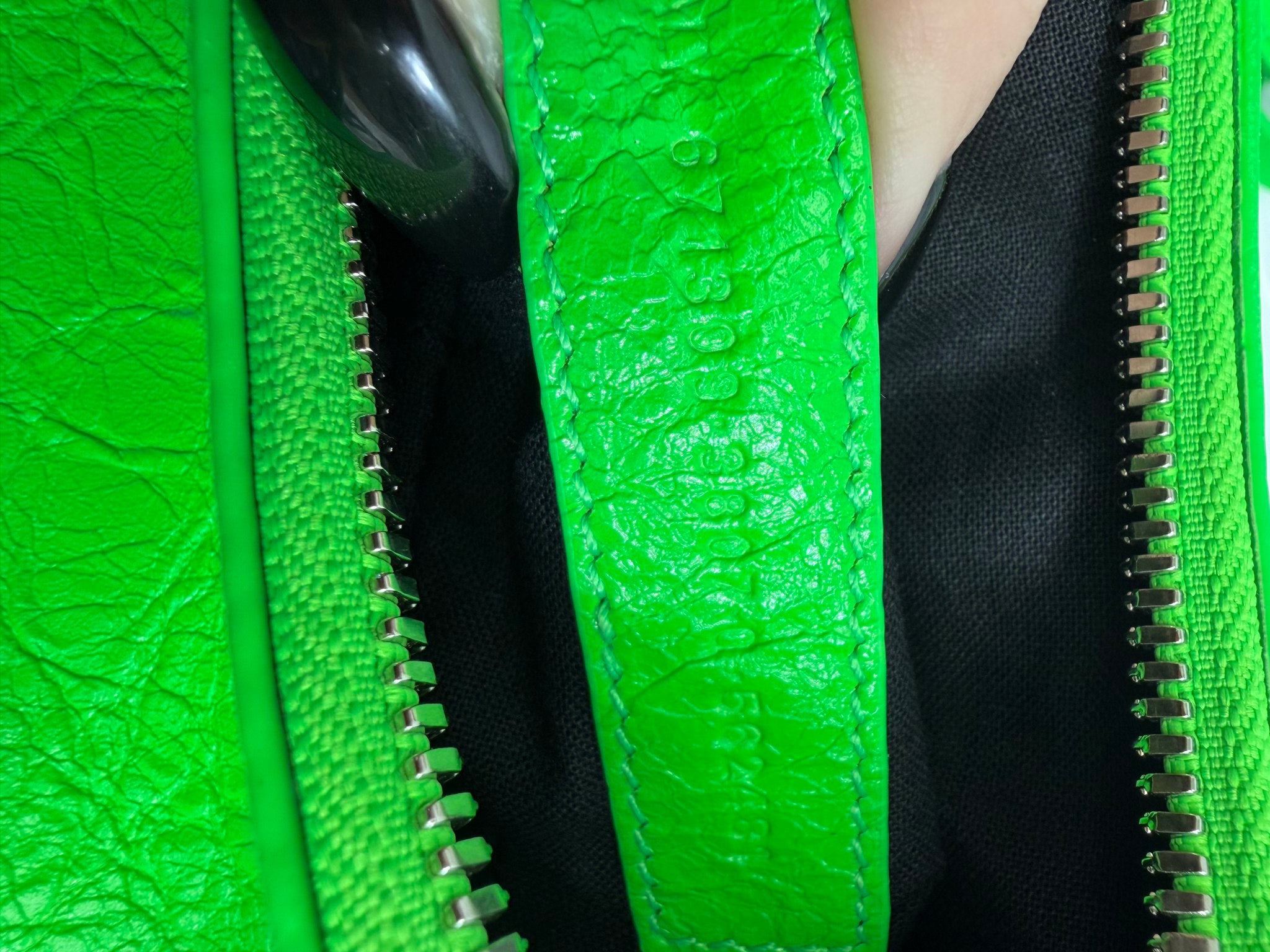 LIKE NEW Balenciaga Green Le Cagole Shoulder Bag