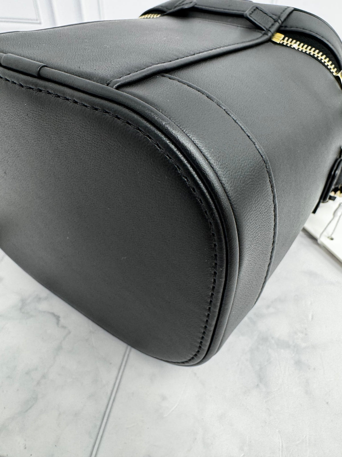 LIKE NEW - Chanel Black Calfskin Leather CC Mania Vanity Case