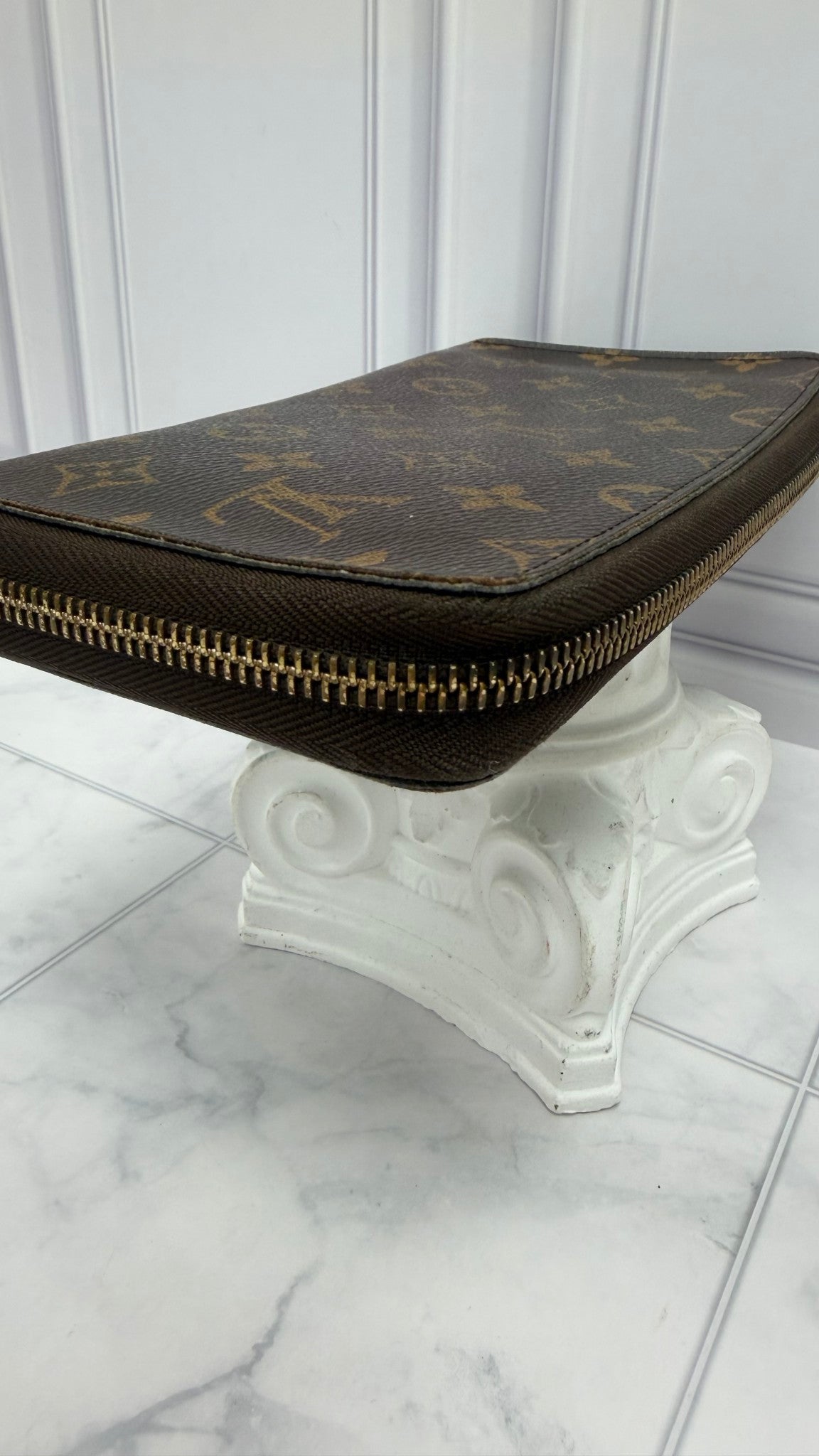 Louis Vuitton Monogram Zippy Organizer Wallet