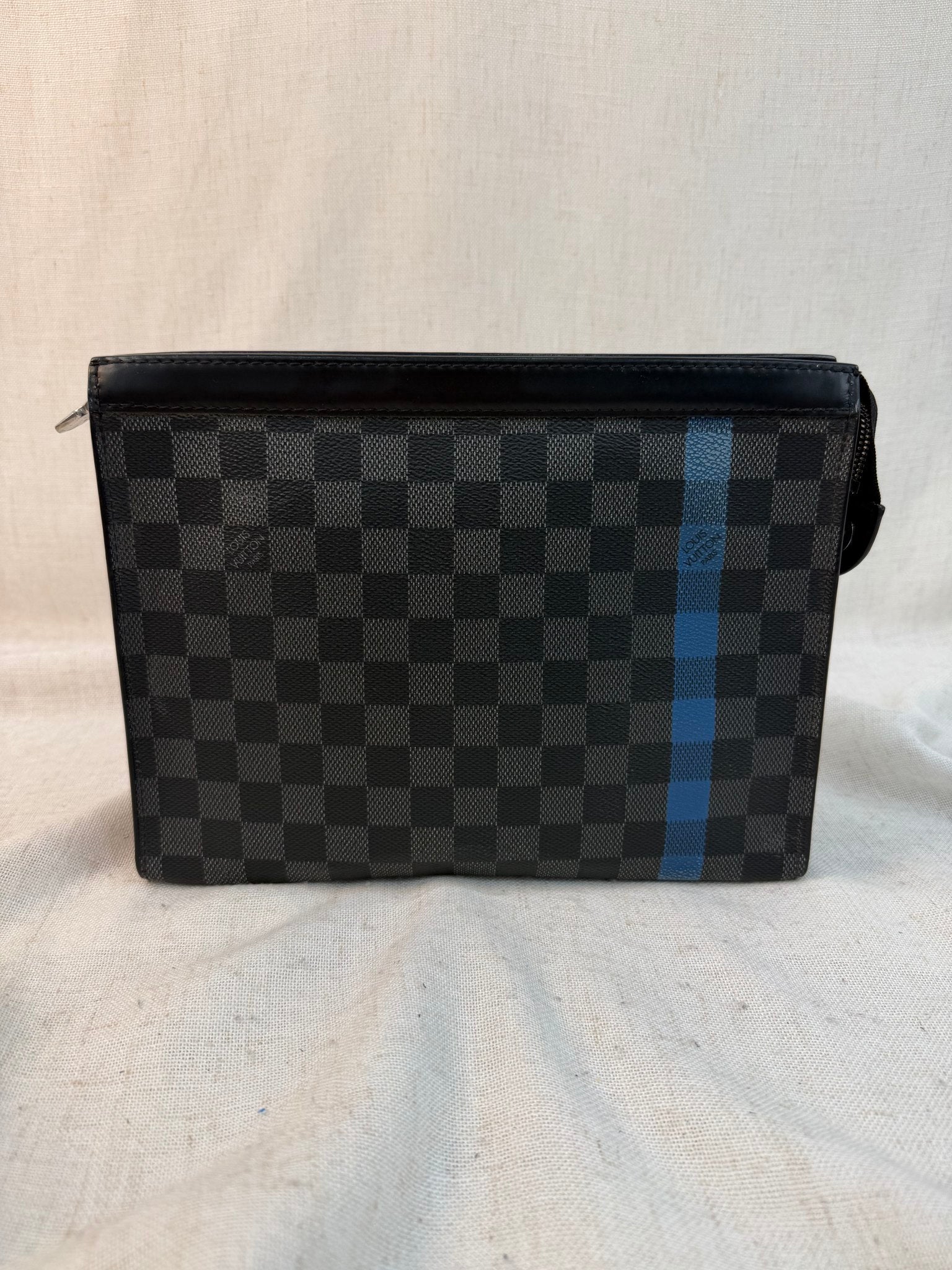 Louis Vuitton Damier Graphite Voyage MM Pochette
