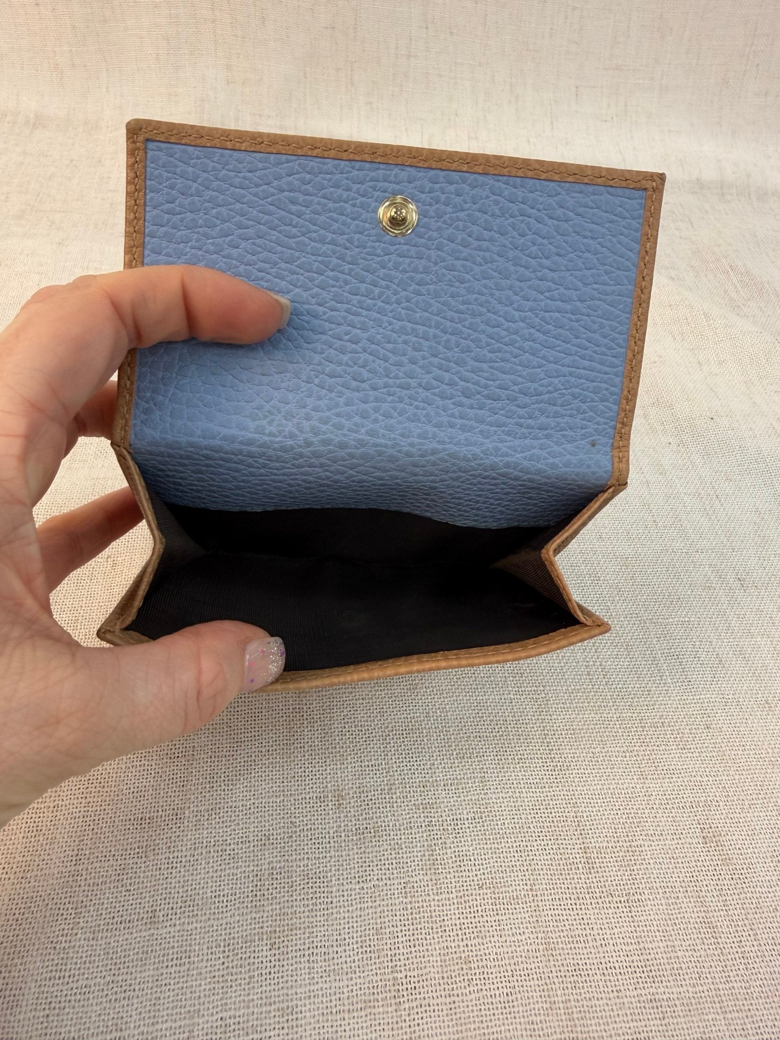 Gucci Tan Leather Swing Compact Wallet