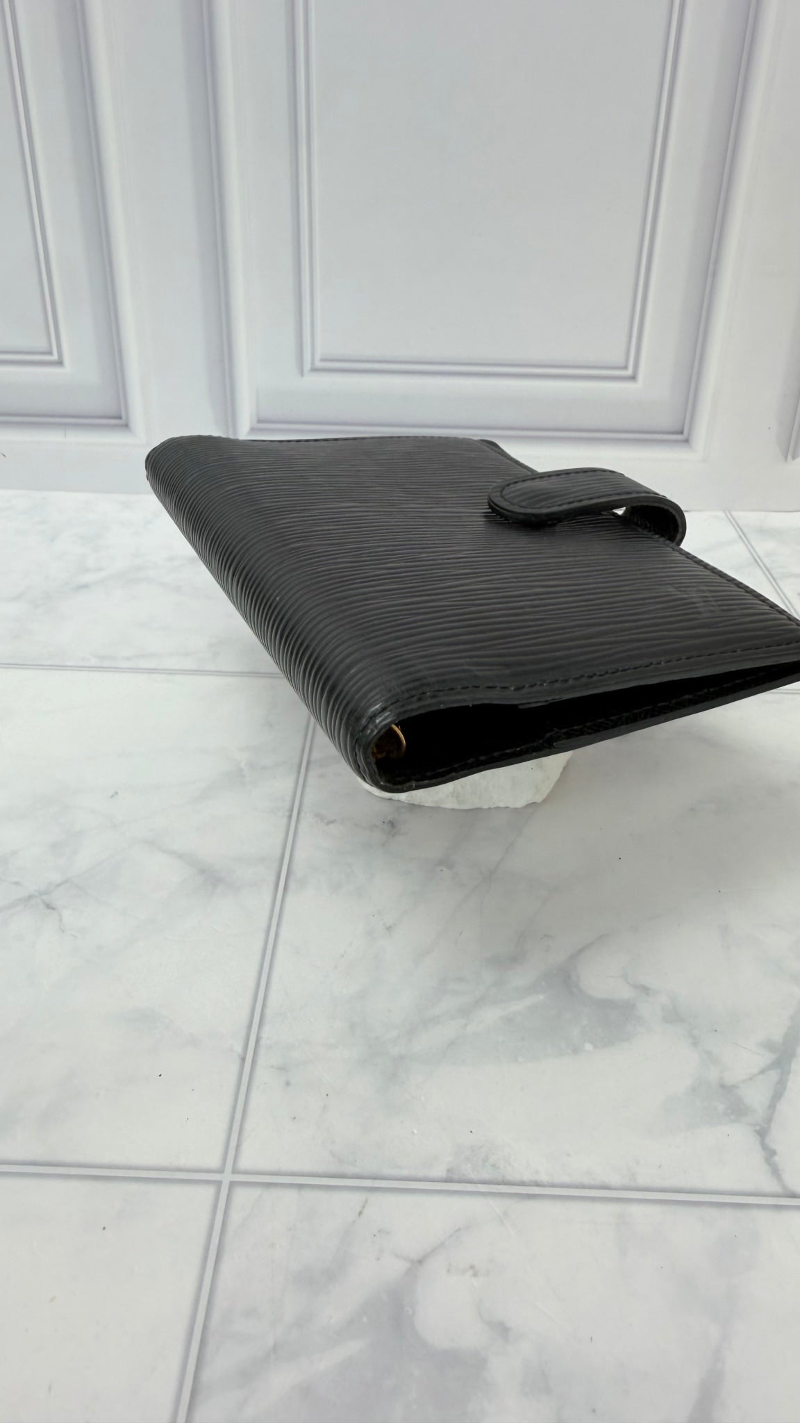 LIKE NEW - Louis Vuitton Black Epi Leather Passport Agenda PM Cover 
