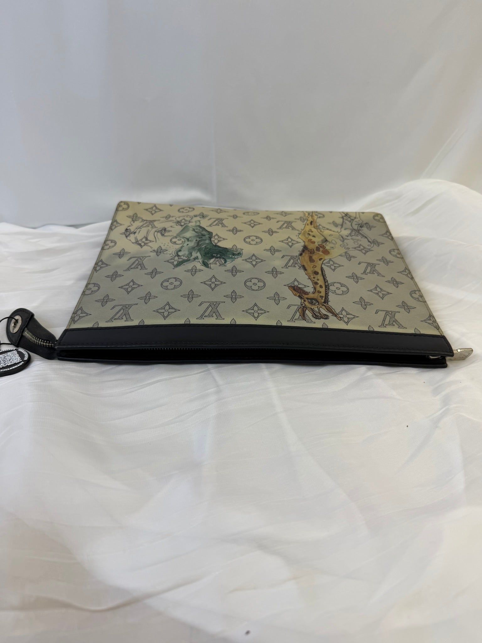 Louis Vuitton White Monogram Chapman Pochette Voyage GM