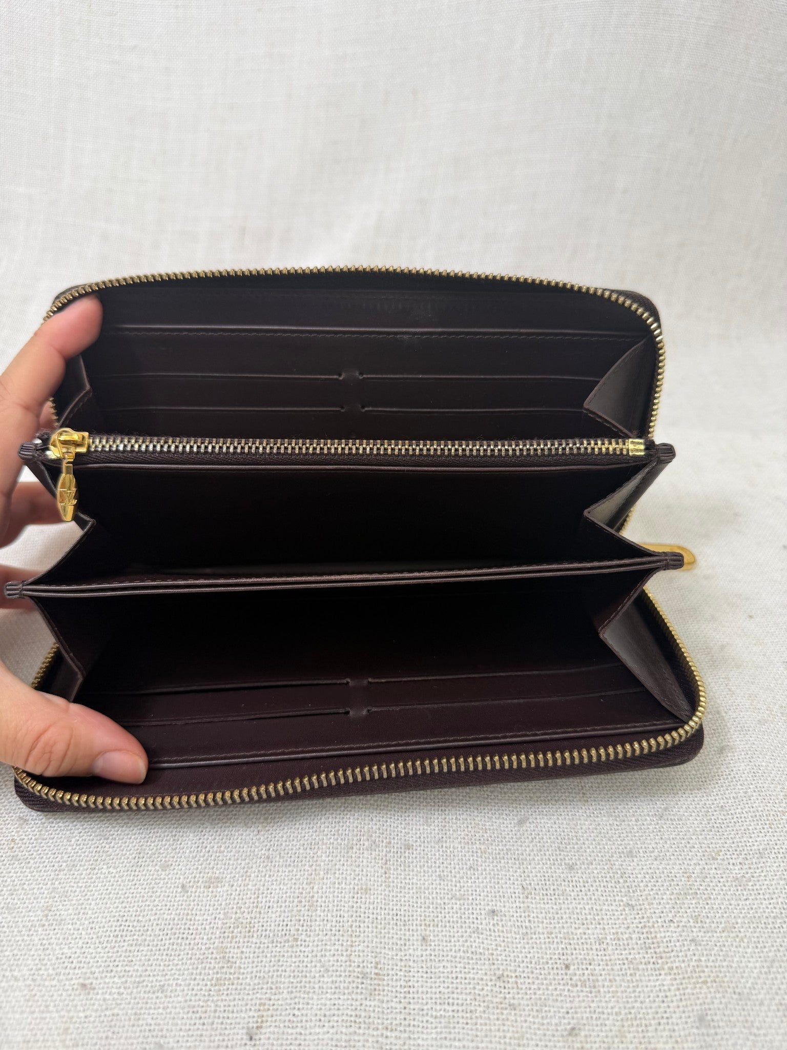 Louis Vuitton Amarante Vernis Leather Zippy Wallet 