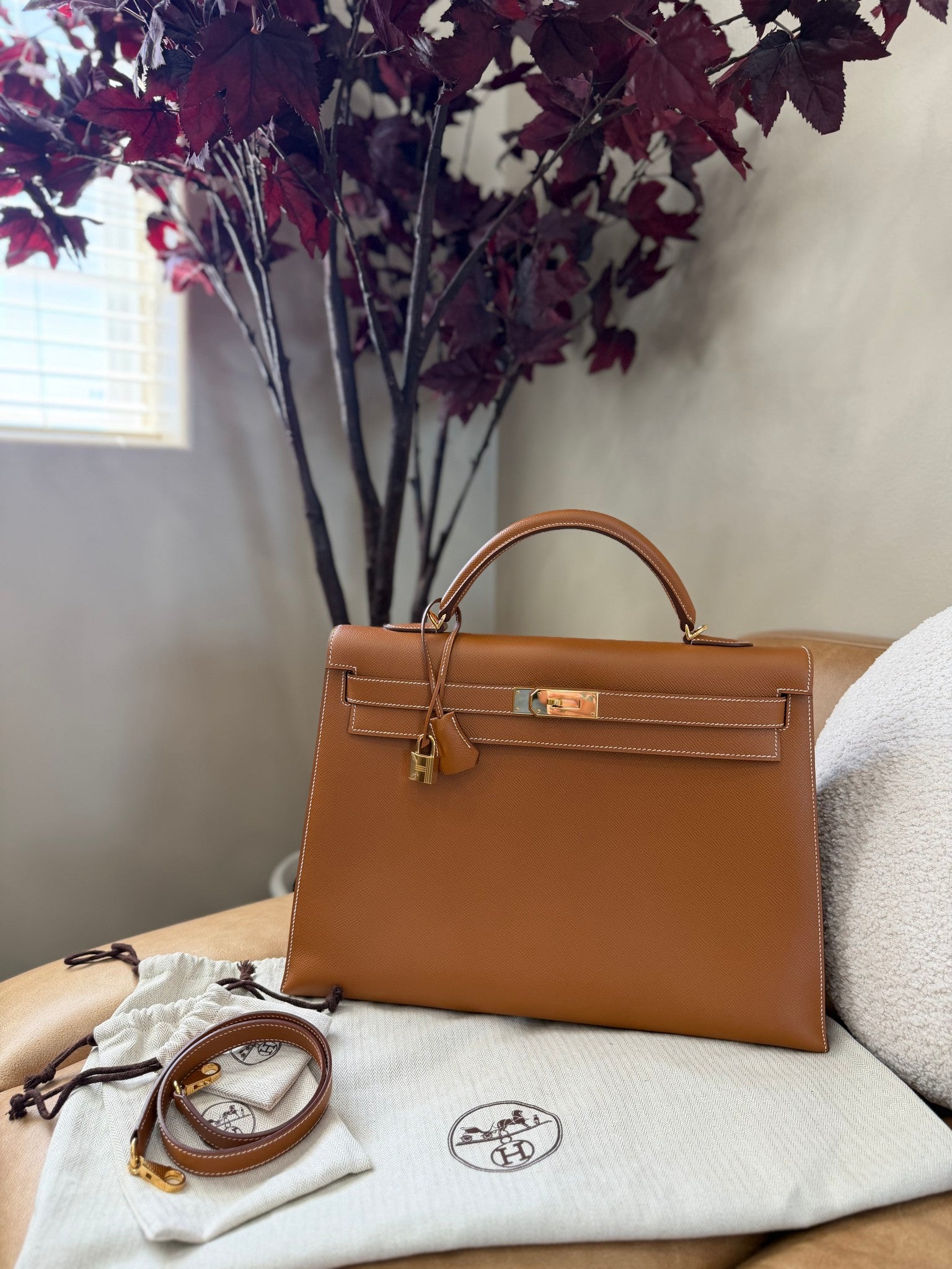 LIKE NEW - Hermes Gold Epsom Leather Kelly 40 Handbag 