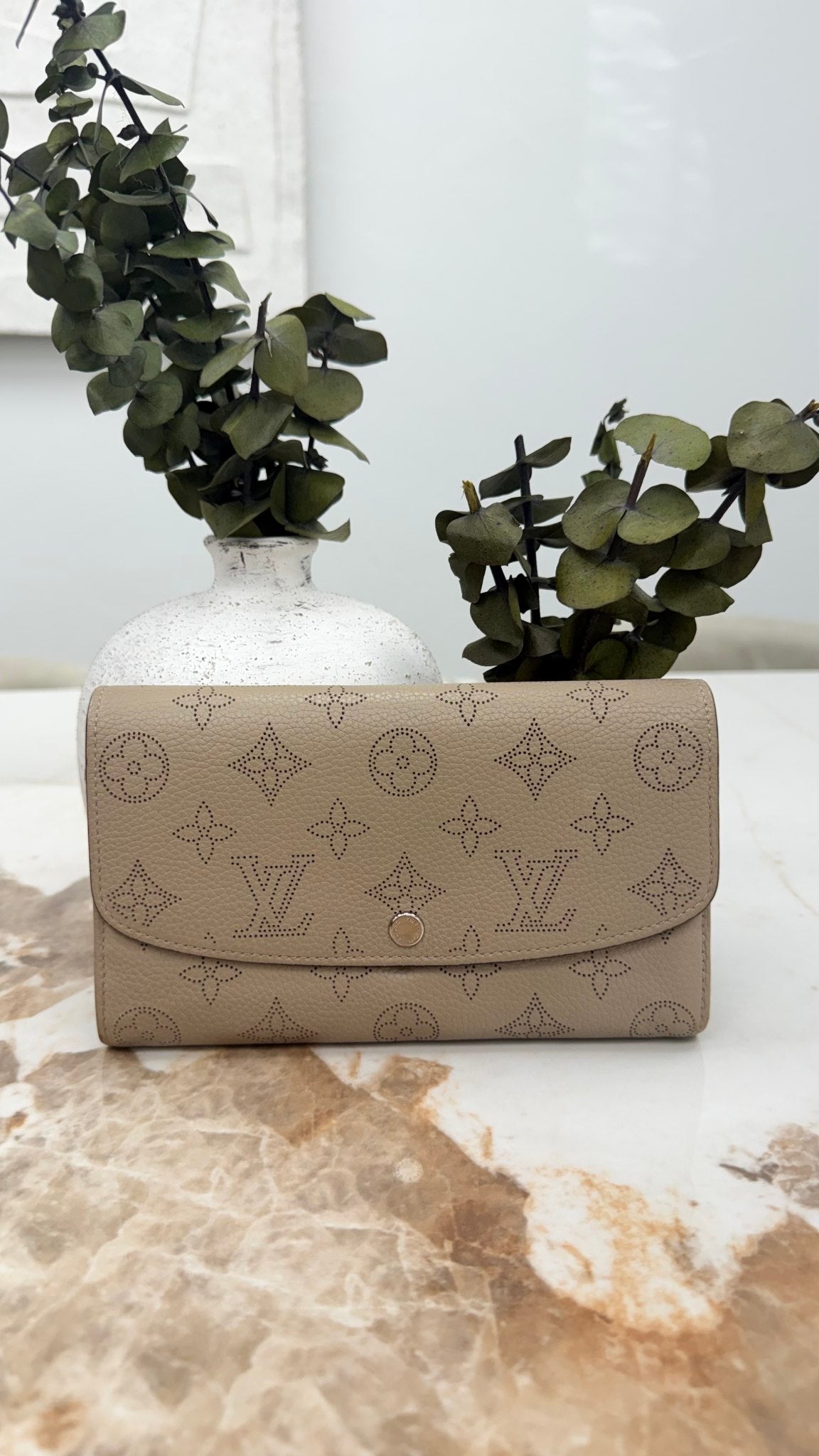 Louis Vuitton Grey Mahina Leather Iris Wallet